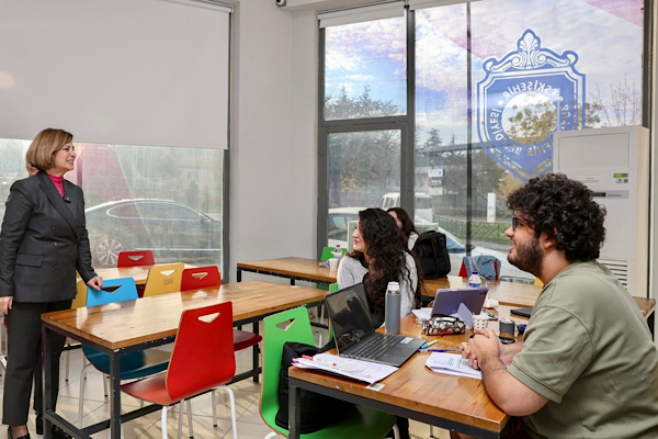 Eskişehir, yeni üniversite öğrencilerini karşılamaya hazırlanıyor Eskişehir, yeni üniversite öğrencilerini karşılamaya hazırlanıyor
