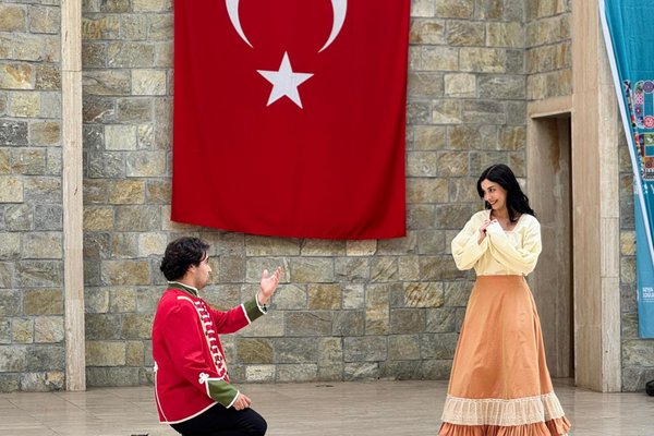 Eskişehir’de “Şatoda Müzik” konseri babalar için gerçekleştirildi Eskişehir’de “Şatoda Müzik” konseri babalar için gerçekleştirildi