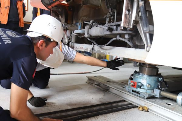 ESTRAM’da iş güvenliği ve acil durum eğitimleri sürüyor ESTRAM’da iş güvenliği ve acil durum eğitimleri sürüyor
