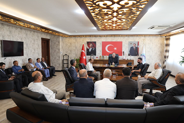 Eyyübiye’de muhtar ve vatandaşların talepleri dinlendi Eyyübiye’de muhtar ve vatandaşların talepleri dinlendi