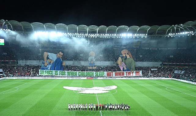 Filistin Milli Takımı ile Konyaspor'un Karşılaştığı Maçta Tüm Dünyaya Filistin'e Destek Mesajı Verildi Filistin Milli Takımı ile Konyaspor'un Karşılaştığı Maçta Tüm Dünyaya Filistin'e Destek Mesajı Verildi