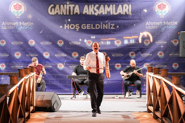 Ganita Akşamları’nda Sebahattin Yanık sahne aldı Ganita Akşamları’nda Sebahattin Yanık sahne aldı