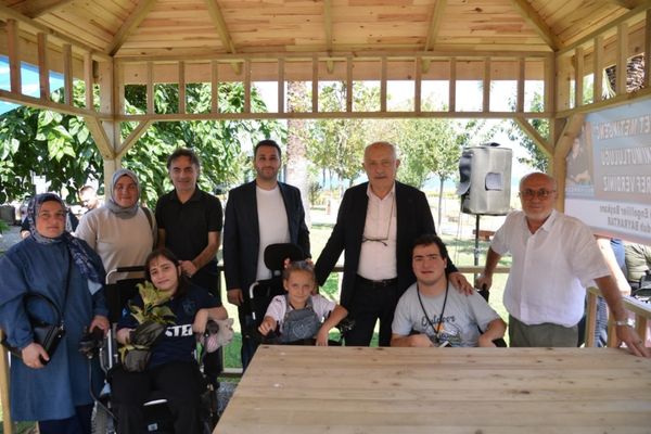 Ganita’da özel gereksinimli bireylere özel kamelya Ganita’da özel gereksinimli bireylere özel kamelya