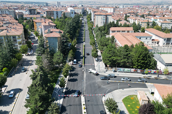 Gazi Caddesi’ndeki yenileme çalışmaları tamamlandı Gazi Caddesi’ndeki yenileme çalışmaları tamamlandı