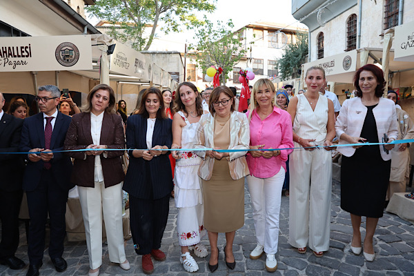 Gaziantep’te Bey Mahallesi Sanat Sokağı hizmete açıldı Gaziantep’te Bey Mahallesi Sanat Sokağı hizmete açıldı