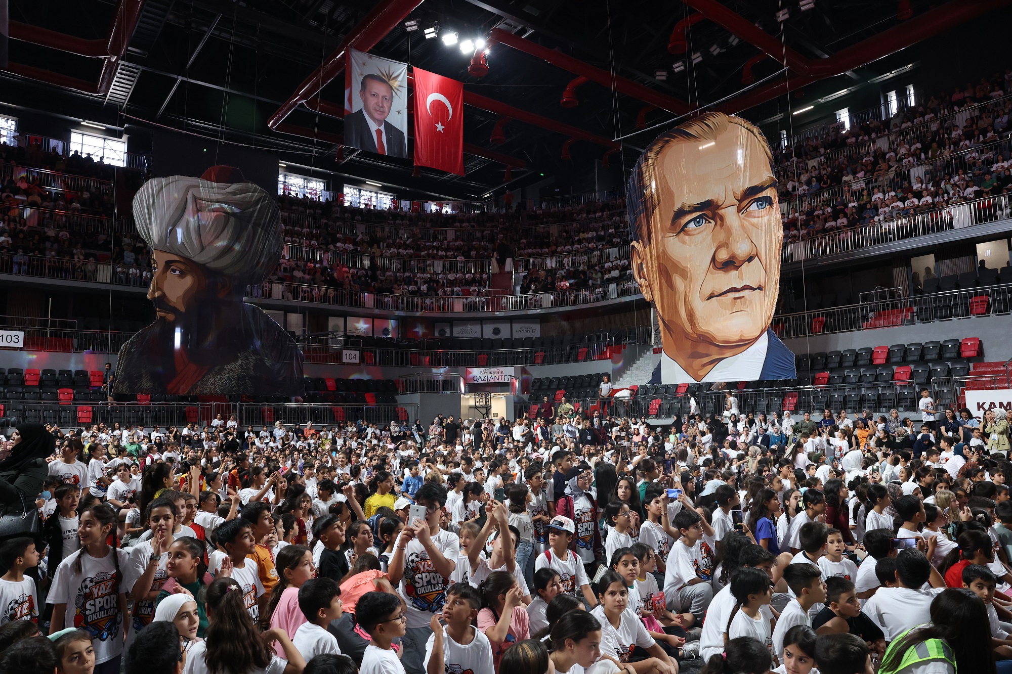 Gaziantep’te yaz okulları 93 bin öğrencinin katılımıyla tamamlandı Gaziantep’te yaz okulları 93 bin öğrencinin katılımıyla tamamlandı