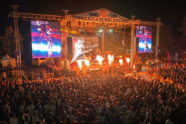 GaziFest’in ikinci gününde Ahiyan ve Mavi Gri sahne aldı GaziFest’in ikinci gününde Ahiyan ve Mavi Gri sahne aldı