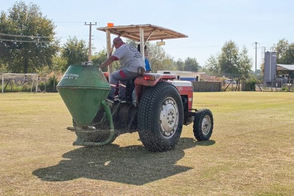 Gazipaşa Belediyesi’nden stadyuma kışlık bakım Gazipaşa Belediyesi’nden stadyuma kışlık bakım