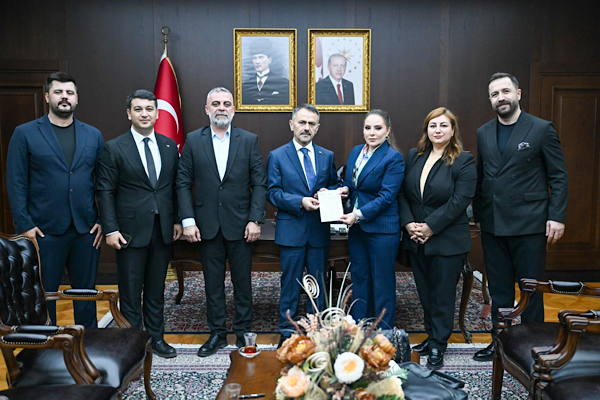 Gebze Ticaret ve İş Geliştirme Derneğinden Vali Aktaş’a ödül töreni daveti Gebze Ticaret ve İş Geliştirme Derneğinden Vali Aktaş’a ödül töreni daveti