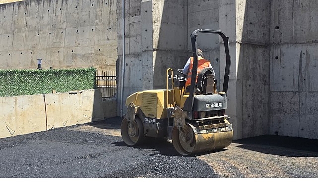 Gemlik Belediyesi Hisar Mahallesi'nde Asfalt Çalışmalarına Hız Verdi Gemlik Belediyesi Hisar Mahallesi'nde Asfalt Çalışmalarına Hız Verdi