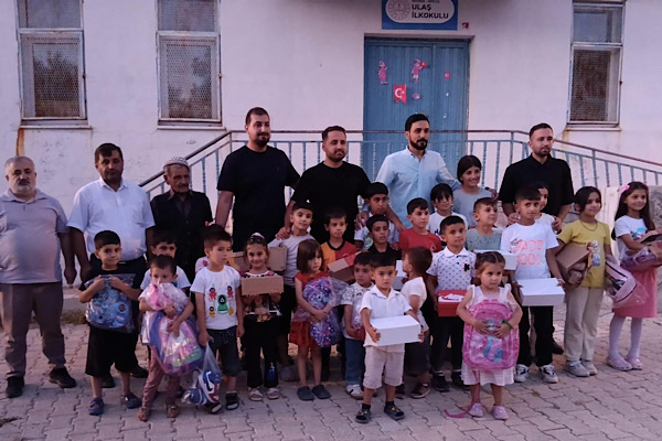 Gercüş'te ihtiyaç sahibi 40 öğrenciye eğitim desteği sağlandı Gercüş'te ihtiyaç sahibi 40 öğrenciye eğitim desteği sağlandı