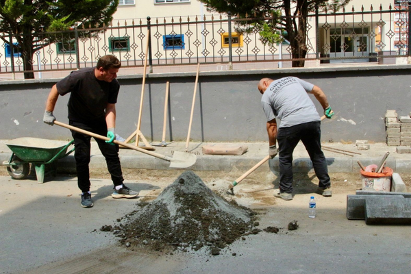 Giresun Belediyesi kent genelinde altyapı ve üstyapı çalışmalarını sürdürüyor Giresun Belediyesi kent genelinde altyapı ve üstyapı çalışmalarını sürdürüyor