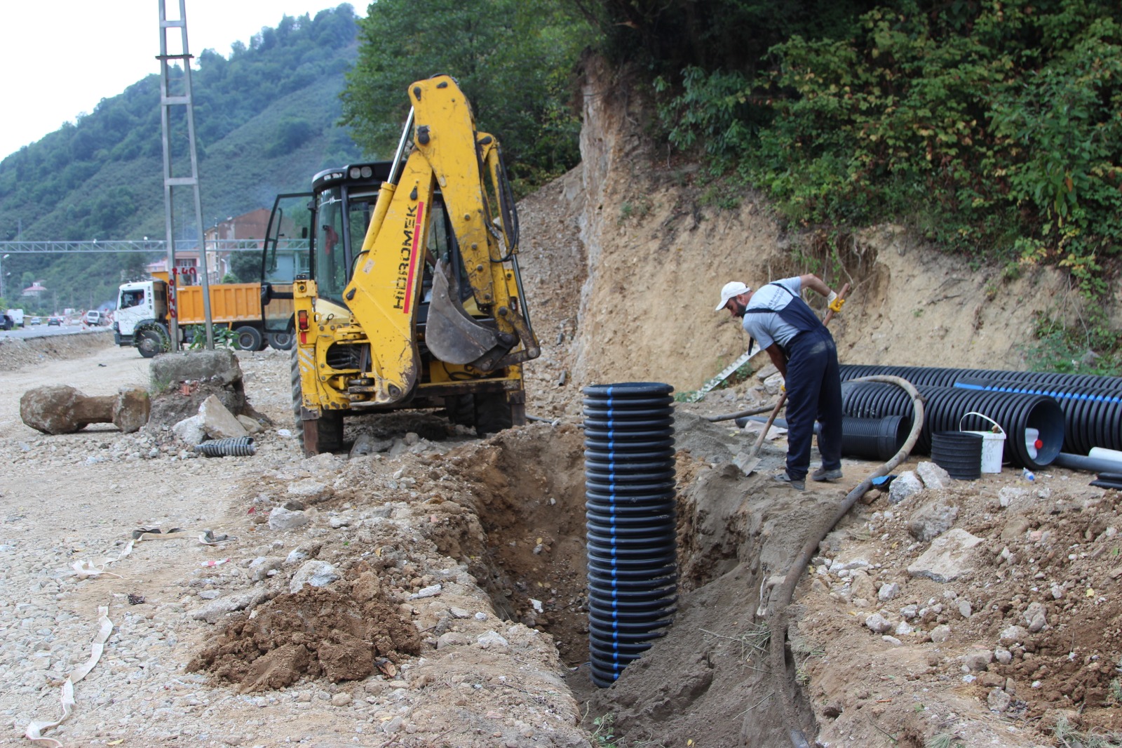 Giresun’da altyapı yatırımları mahalle mahalle sürüyor Giresun’da altyapı yatırımları mahalle mahalle sürüyor