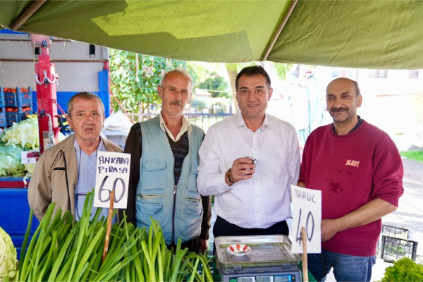 Giresun'da Başkan Fuat Köse'den pazar yeri incelemesi Giresun'da Başkan Fuat Köse'den pazar yeri incelemesi