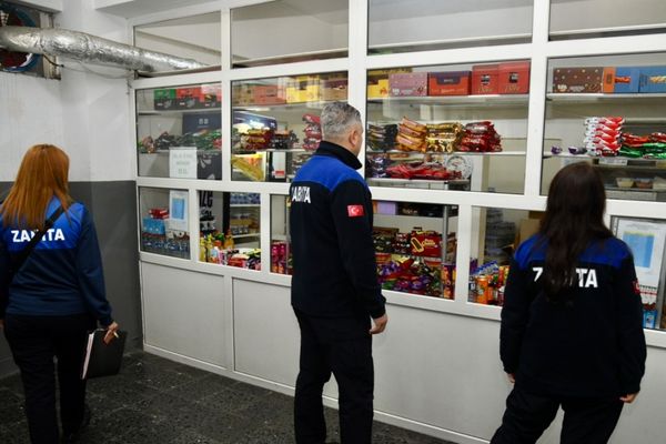 Giresun’da okul kantinlerinde zabıta denetimi Giresun’da okul kantinlerinde zabıta denetimi