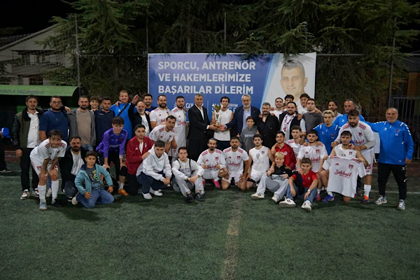 Gölcük Belediyesi 12. Başkanlık Kupası'nda şampiyon Ulaşlıspor oldu Gölcük Belediyesi 12. Başkanlık Kupası'nda şampiyon Ulaşlıspor oldu