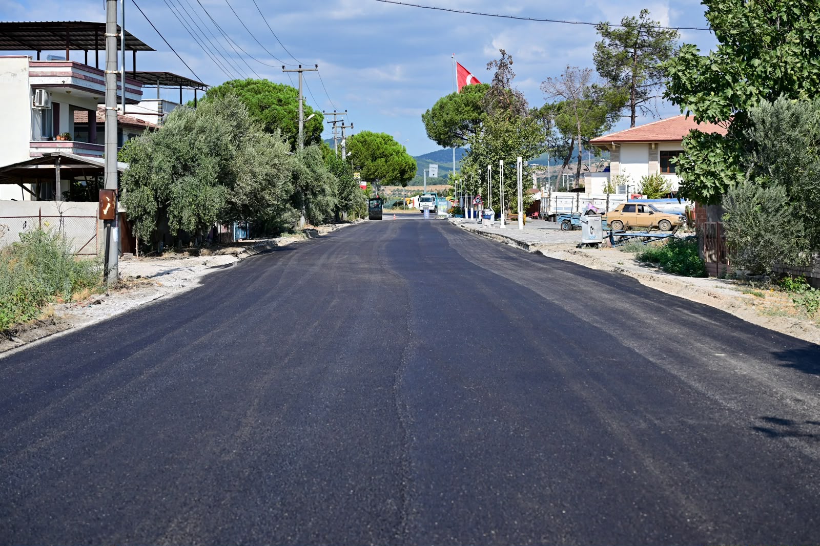 Gölmarmara Nato Caddesi’nde sıcak asfalt çalışması başladı Gölmarmara Nato Caddesi’nde sıcak asfalt çalışması başladı