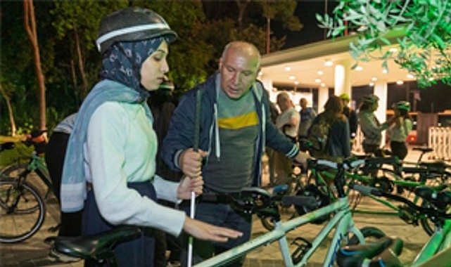 Görme engelliler Kültürpark'ta pedal çevirdi Görme engelliler Kültürpark'ta pedal çevirdi
