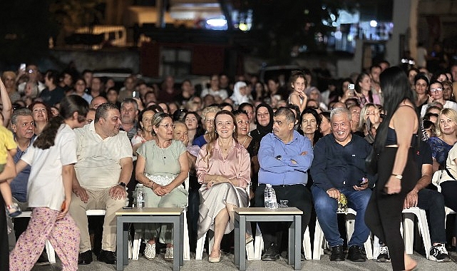 Gültepe'de büyük coşku: Rumeli Şenliği 18. kez İzmirlilerle buluştu Gültepe'de büyük coşku: Rumeli Şenliği 18. kez İzmirlilerle buluştu