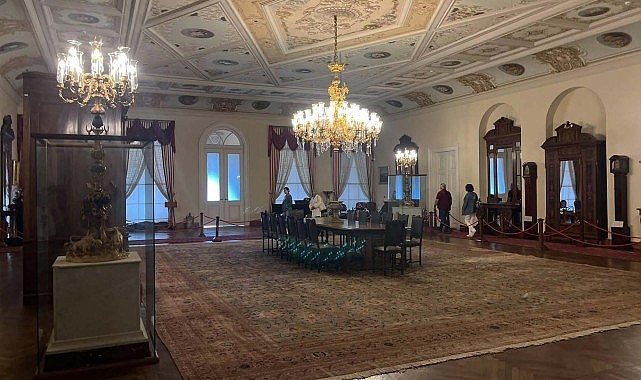 Güz Gezileri'nin ekim ayı programı, Dolmabahçe Sarayı ziyaretiyle başladı