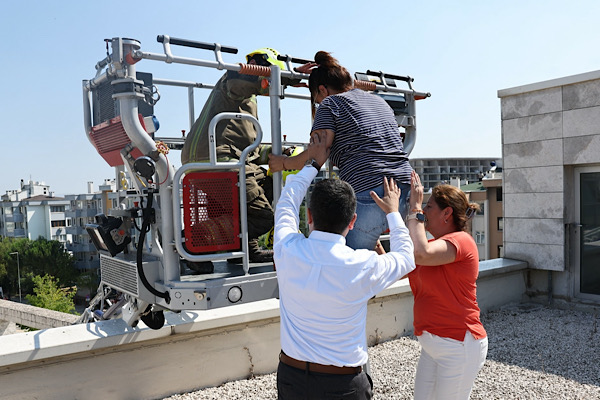 Halk Evi’nde deprem ve yangın tatbikatı gerçekleştirildi Halk Evi’nde deprem ve yangın tatbikatı gerçekleştirildi