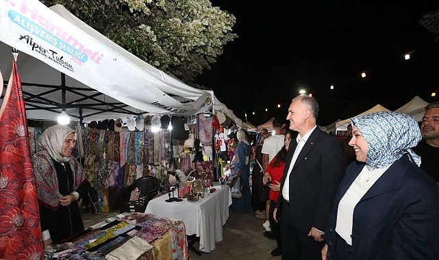 Hanımeli Alışveriş Şenliği Tüm Coşkusuyla Devam Ediyor Hanımeli Alışveriş Şenliği Tüm Coşkusuyla Devam Ediyor