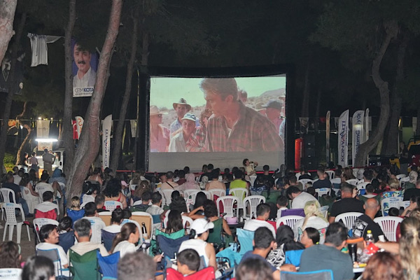 HayatPark’ta tavla turnuvası ve açık hava sineması düzenlendi HayatPark’ta tavla turnuvası ve açık hava sineması düzenlendi