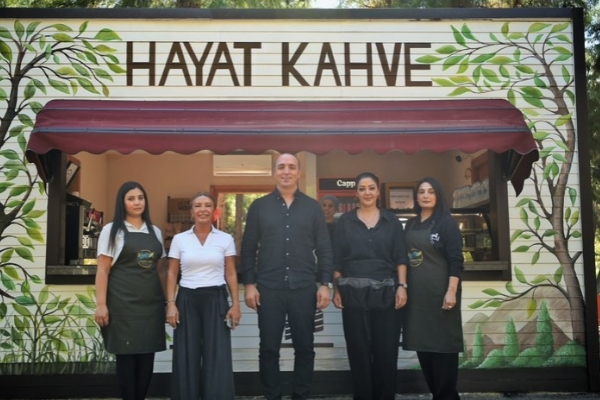 HayatPark’taki büfeler sanatçılar tarafından boyandı HayatPark’taki büfeler sanatçılar tarafından boyandı