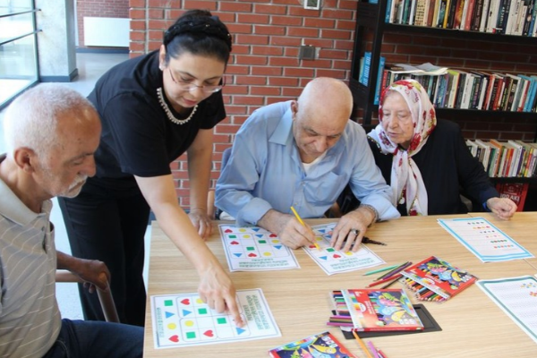 İBB Alzheimer Gündüz Bakımevi, Sağlıklı Şehirler Yarışması'nda ödül aldı İBB Alzheimer Gündüz Bakımevi, Sağlıklı Şehirler Yarışması'nda ödül aldı
