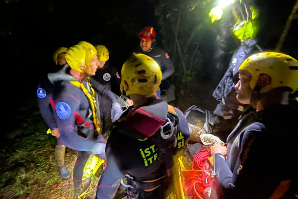 İBB ekipleri Giresun’da sel ve su baskınlarına müdahale etti: 14 kişi kurtarıldı İBB ekipleri Giresun’da sel ve su baskınlarına müdahale etti: 14 kişi kurtarıldı
