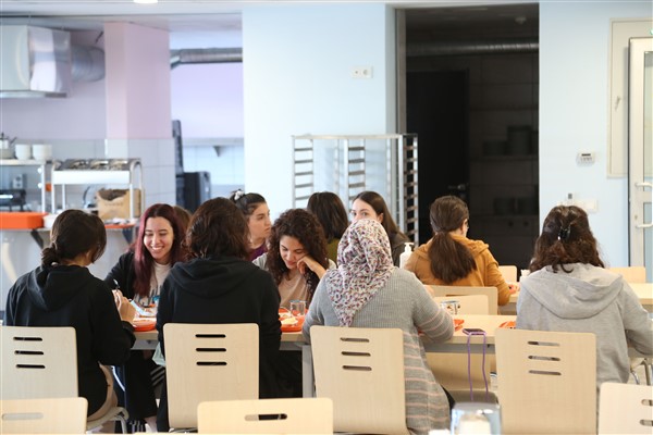 İBB’den öğrencilere eğitim, kıyafet ve ulaşım desteği İBB’den öğrencilere eğitim, kıyafet ve ulaşım desteği
