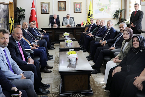 İçişleri Bakanı Çiftçi’den Bayburt Belediyesi’ne ziyaret İçişleri Bakanı Çiftçi’den Bayburt Belediyesi’ne ziyaret