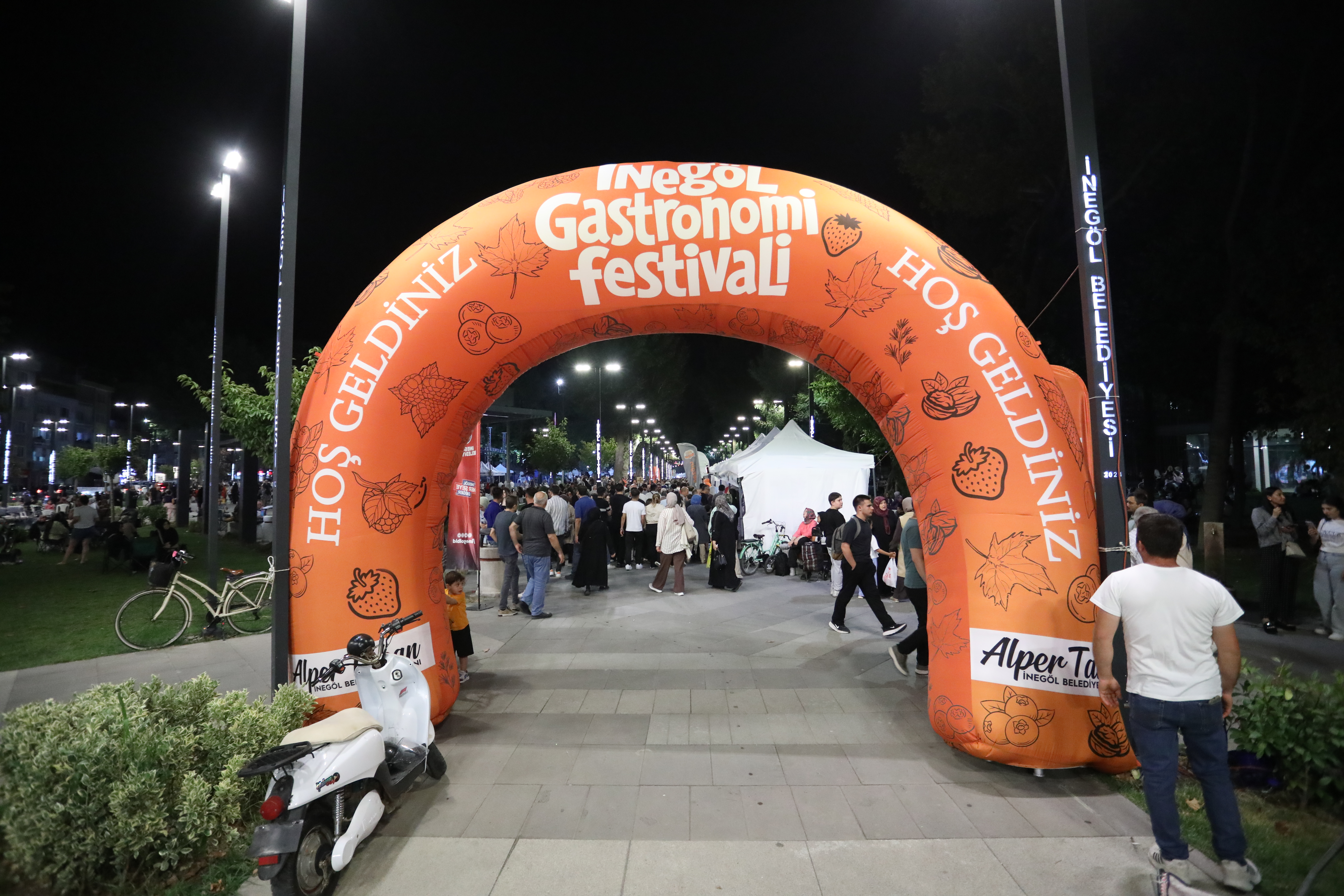 İnegöl Gastronomi Festivali başladı İnegöl Gastronomi Festivali başladı