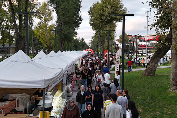 İnegöl Gastronomi Festivali sona erdi İnegöl Gastronomi Festivali sona erdi