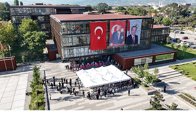 İnegöl'de 30 Ağustos Zafer Bayramı Coşkuyla Kutlandı İnegöl'de 30 Ağustos Zafer Bayramı Coşkuyla Kutlandı