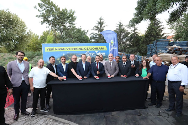 İnegöl'de Botanik Nikah ve Etkinlik Salonları'nın temeli atıldı
İnegöl'de Botanik Nikah ve Etkinlik Salonları'nın temeli atıldı