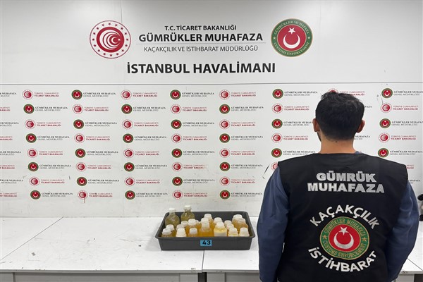 İstanbul Havalimanı'nda 34 kilo 400 gram kokain ele geçirildi İstanbul Havalimanı'nda 34 kilo 400 gram kokain ele geçirildi