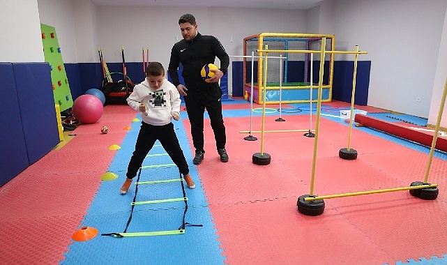 İstanbul'da engeller sporla aşılıyor: İBB'den 87 bini aşkın vatandaşa sporla rehabilitasyon hizmeti İstanbul'da engeller sporla aşılıyor: İBB'den 87 bini aşkın vatandaşa sporla rehabilitasyon hizmeti