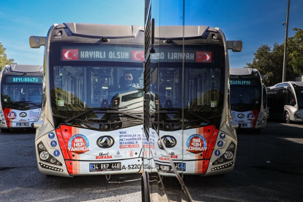 İstanbul’un yeni metrobüsleri hizmete başladı İstanbul’un yeni metrobüsleri hizmete başladı