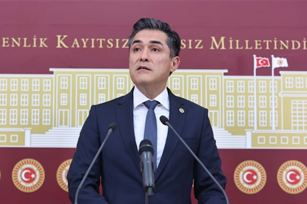 İYİ Parti Sözcüsü Kavuncu: Önce Cumhuriyet fikriyle barışın İYİ Parti Sözcüsü Kavuncu: Önce Cumhuriyet fikriyle barışın