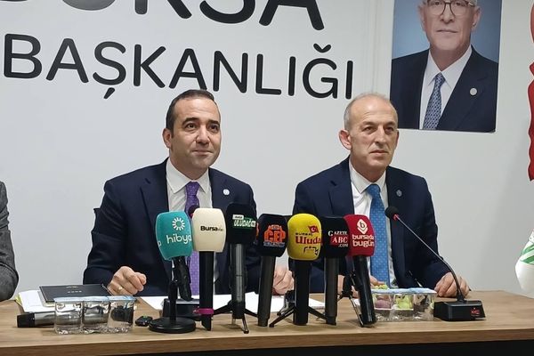 İYİ Parti’den Bursa’da ekonomi ve erken seçim açıklaması İYİ Parti’den Bursa’da ekonomi ve erken seçim açıklaması
