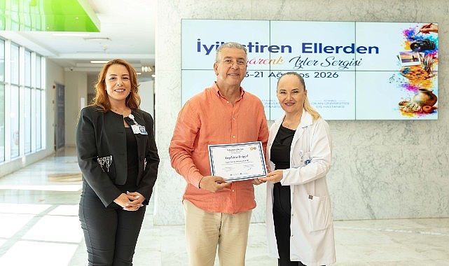 “İyileştiren Ellerden Rengârenk İzler" Sergisi Sanatseverlerle Buluştu “İyileştiren Ellerden Rengârenk İzler" Sergisi Sanatseverlerle Buluştu