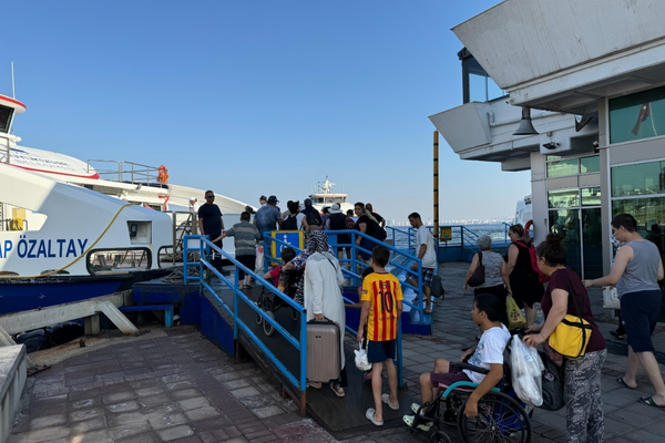 İZDENİZ’in Urla ve Mordoğan seferlerinden yaklaşık 20 bin kişi yararlandı İZDENİZ’in Urla ve Mordoğan seferlerinden yaklaşık 20 bin kişi yararlandı