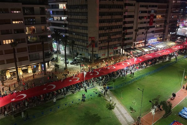 İzmir’de Cumhuriyet Bayramı bin dronla kutlandı İzmir’de Cumhuriyet Bayramı bin dronla kutlandı