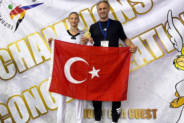 İzmirli tekvandoculardan Avrupa’da üç madalya İzmirli tekvandoculardan Avrupa’da üç madalya
