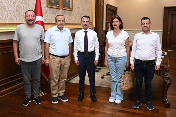 İzmit Alikahya Mahalle Muhtarları'ndan Vali Aktaş'a ziyaret İzmit Alikahya Mahalle Muhtarları'ndan Vali Aktaş'a ziyaret