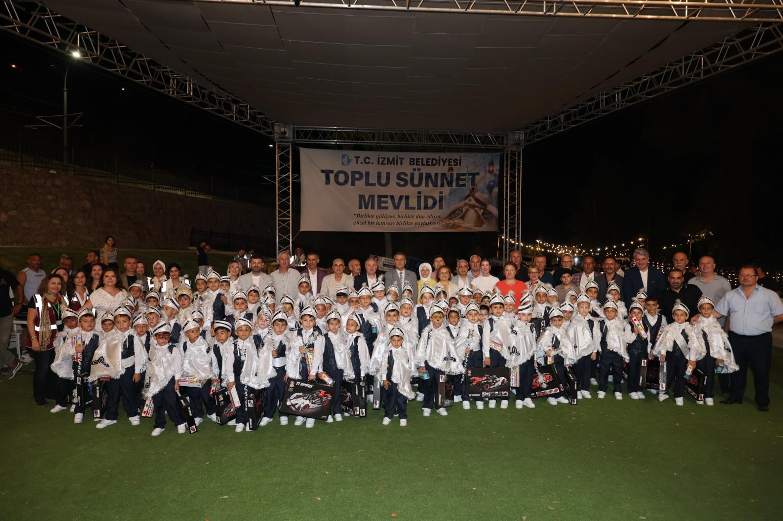 İzmit Belediyesi 102 çocuk için mevlit programı düzenledi İzmit Belediyesi 102 çocuk için mevlit programı düzenledi