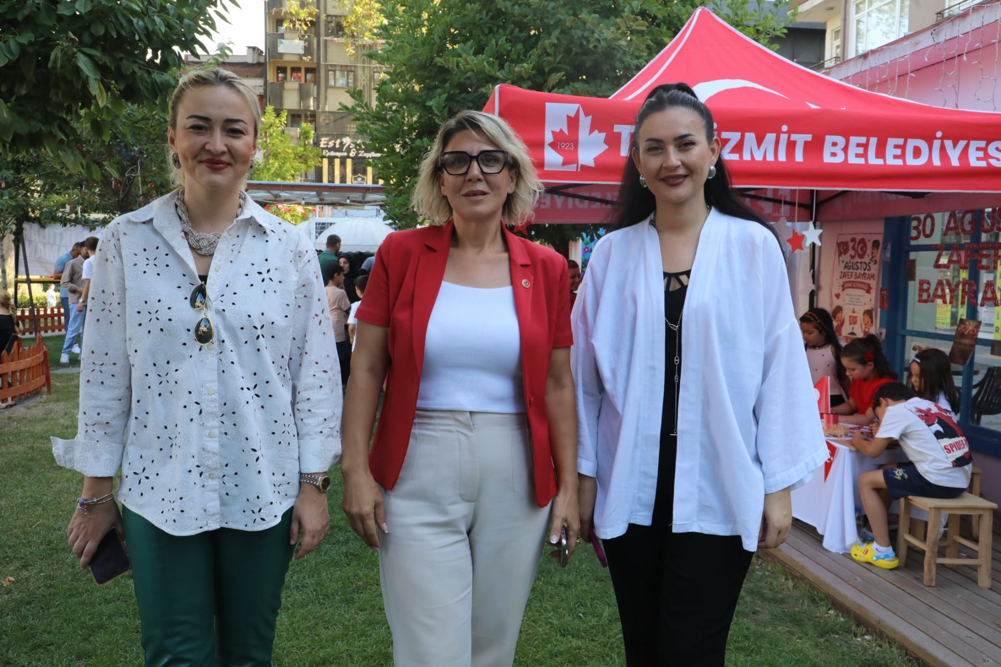 İzmit Belediyesi, 30 Ağustos etkinliklerini öz kaynaklarıyla gerçekleştirdi İzmit Belediyesi, 30 Ağustos etkinliklerini öz kaynaklarıyla gerçekleştirdi