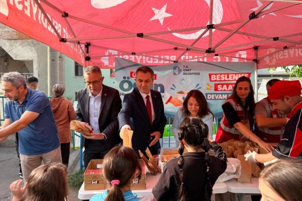İzmit’te Beslenme Saati Projesi yeni eğitim yılında devam ediyor İzmit’te Beslenme Saati Projesi yeni eğitim yılında devam ediyor