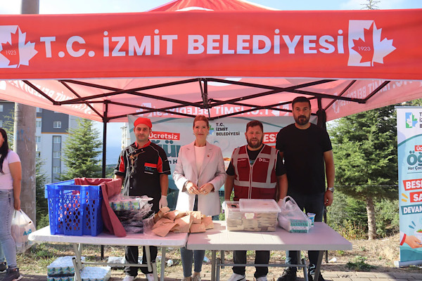 İzmit’te Beslenme Saati Projesi yeni eğitim yılında yeniden başladı İzmit’te Beslenme Saati Projesi yeni eğitim yılında yeniden başladı